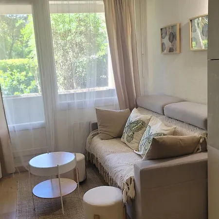 A Deux Pas Du Centre De Montpellier アパート *